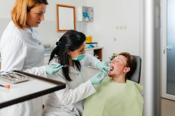 Best Emergency Tooth Extraction in Ivanhoe, CA
